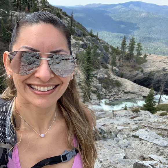 Meet your Posher, Christina - Picture 2 of 3